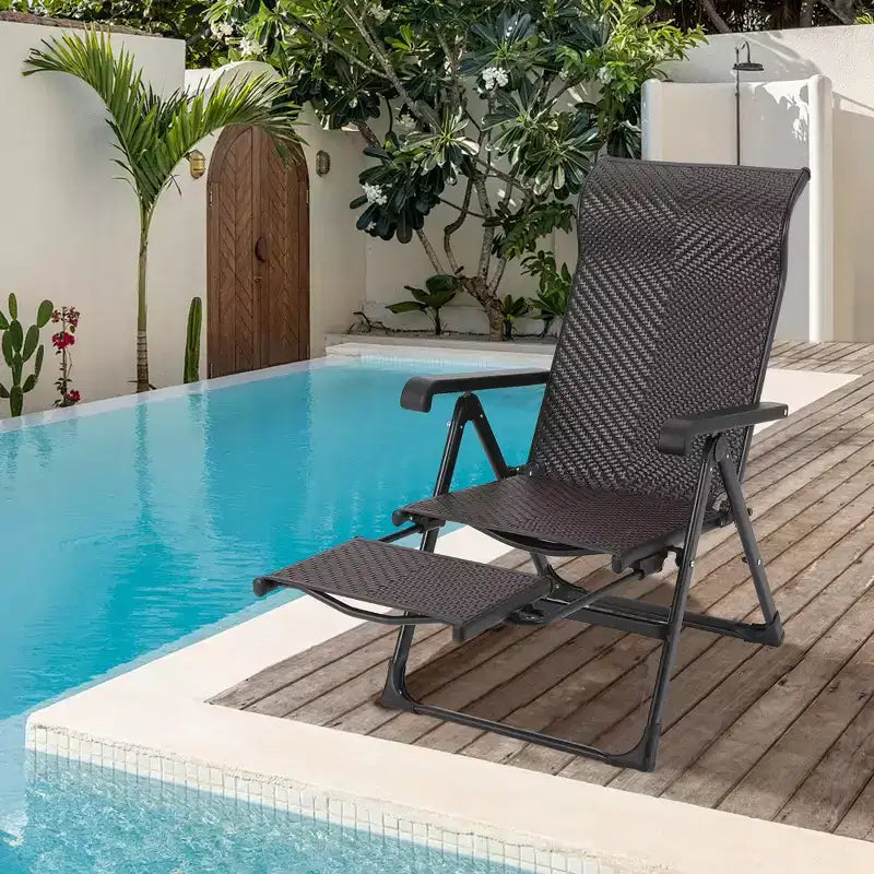 Chaise longue pliante d'extérieur en rotin avec repose-pieds réversible, rotin PE, capacité de 150 kg