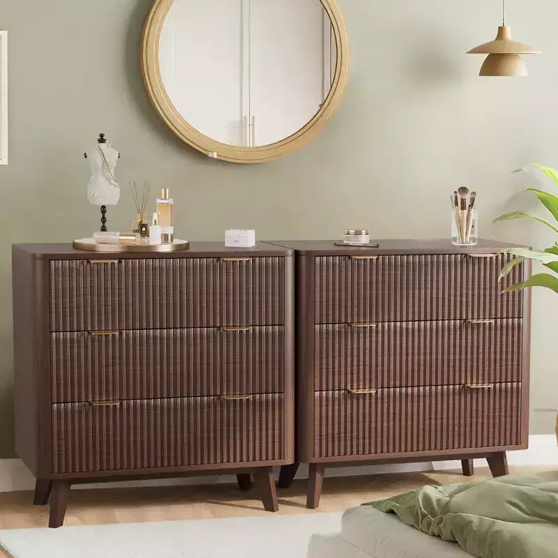 Table de chevet cannelée moderne avec plateau effet marbre, commode de chevet à 3 tiroirs avec profil incurvé