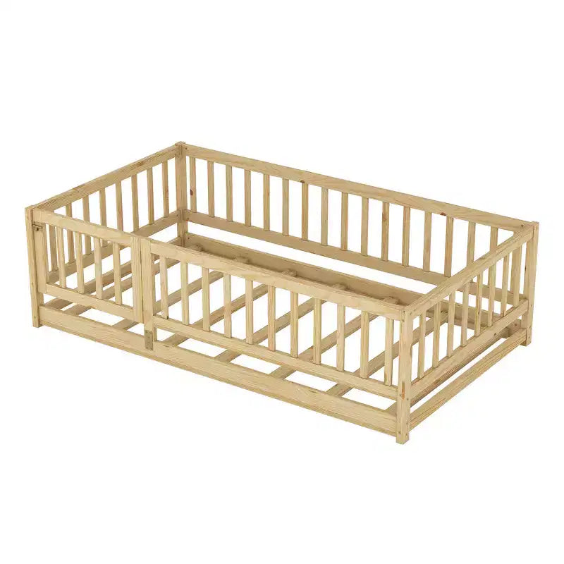 Lit au sol en bois avec clôture de sécurité et porte, sommier à lattes pour enfants