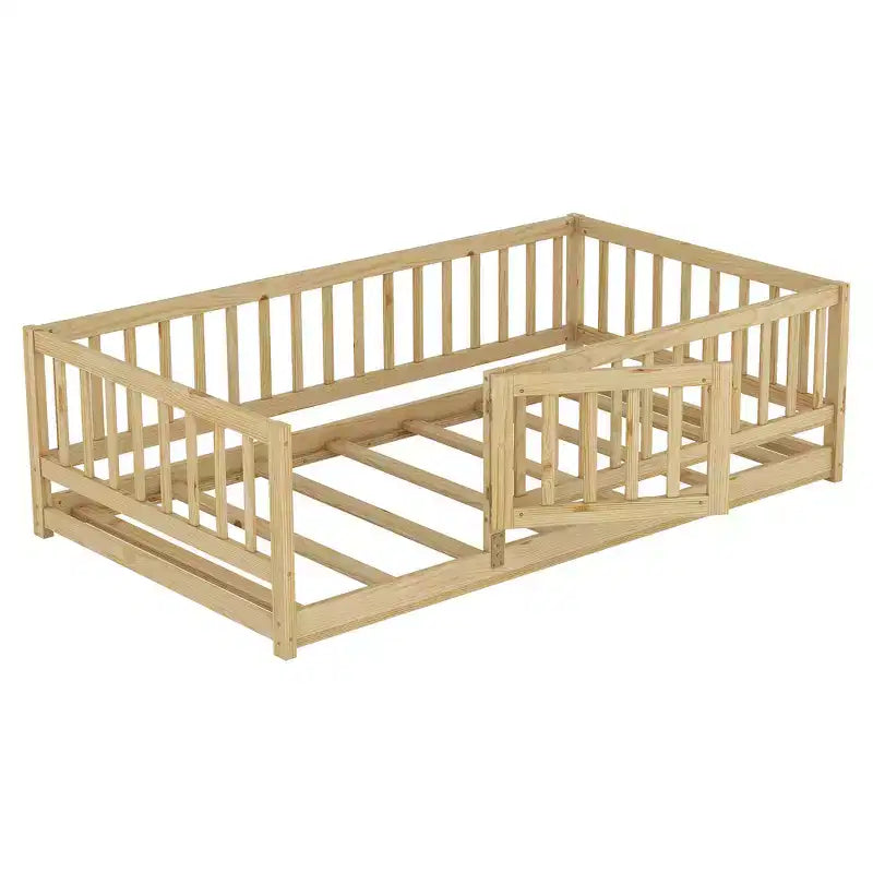 Lit au sol en bois avec clôture de sécurité et porte, sommier à lattes pour enfants