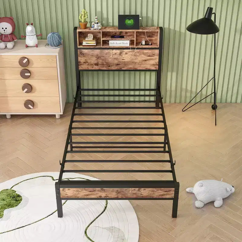 Cadre de lit plateforme moderne en métal et bois avec tête de lit de rangement et station de recharge