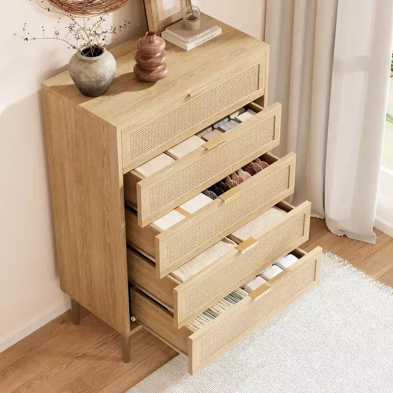 Commode en rotin à 5 tiroirs, armoire de rangement de style ferme de 112 cm de hauteur avec pieds en métal pour chambre à coucher et salon