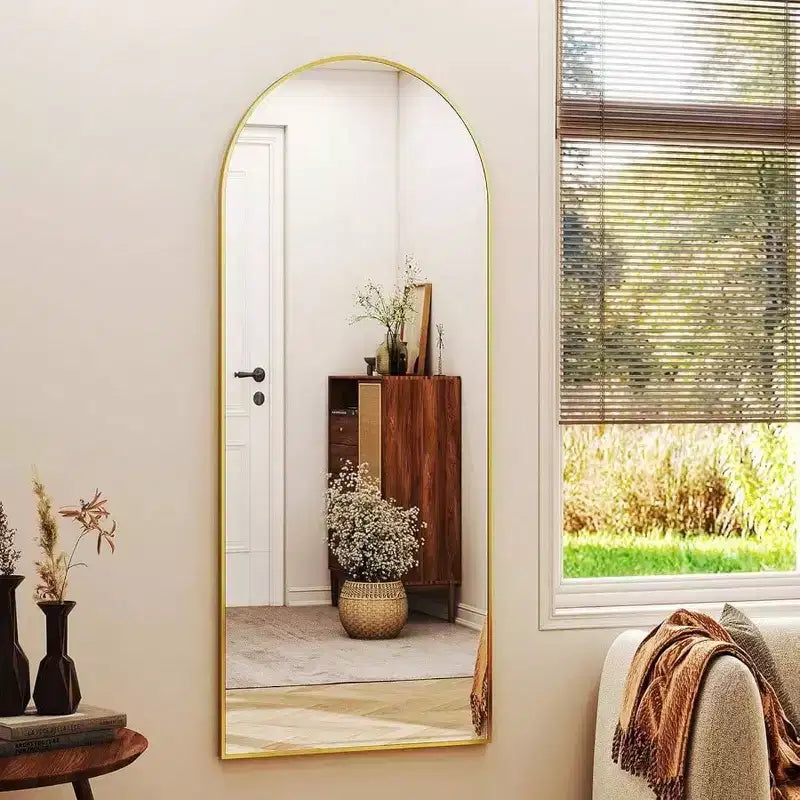 Miroir arqué pleine longueur de 56 pouces avec cadre en aluminium – Doré, à poser ou mural