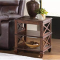 Table d'appoint carrée en bois de 21 po avec 2 étagères - Cerisier Pin